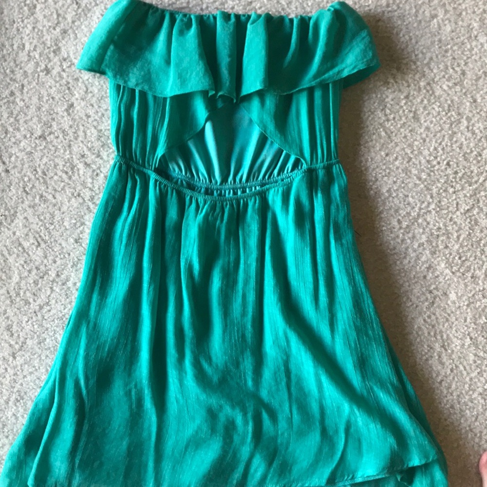 Beautiful Ruffled Dress - Picture 2 of 3